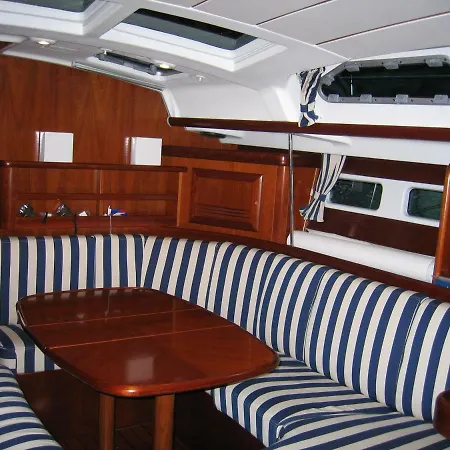 Felicur - Bed&Boat ספינת מלון *