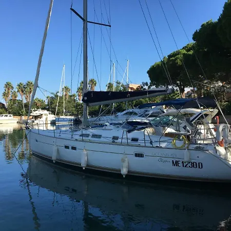 Felicur - Bed&Boat ספינת מלון *